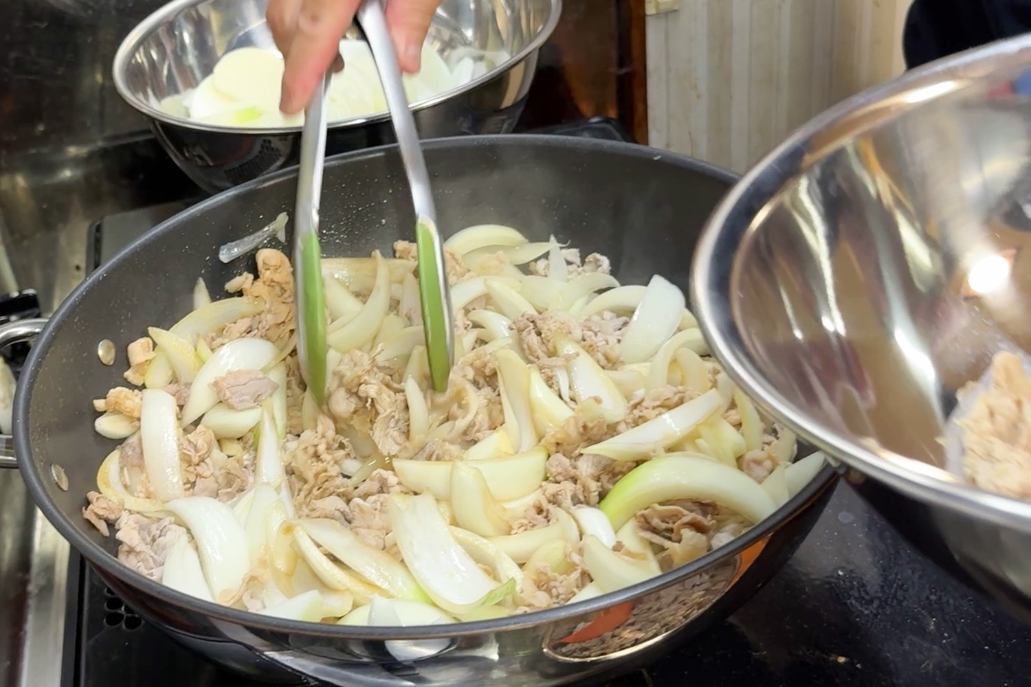 豚肉を取り出す